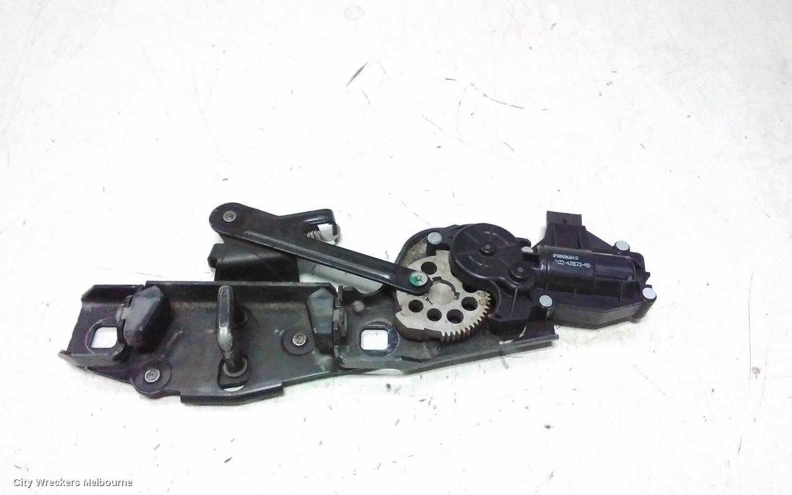 LAND ROVER RANGEROVER SPORT DOOR/BOOT/GATE LOCK, LOWER TAILGATE LOCK, L320, SPORT, 08/2005 - 05/2013