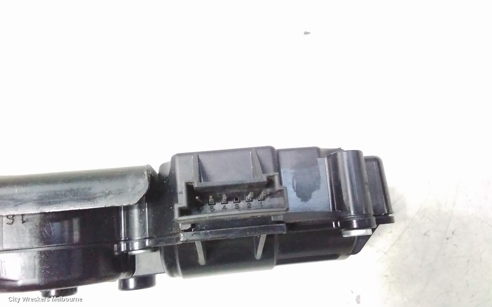 LAND ROVER RANGEROVER SPORT DOOR/BOOT/GATE LOCK, LOWER TAILGATE LOCK, L320, SPORT, 08/2005 - 05/2013