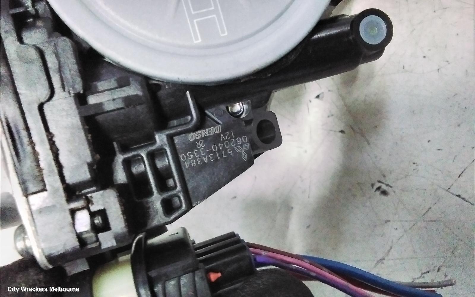 MITSUBISHI OUTLANDER RIGHT FRONT WINDOW REG/MOTOR, ZJ-ZL, 10/2012 - 07/2021