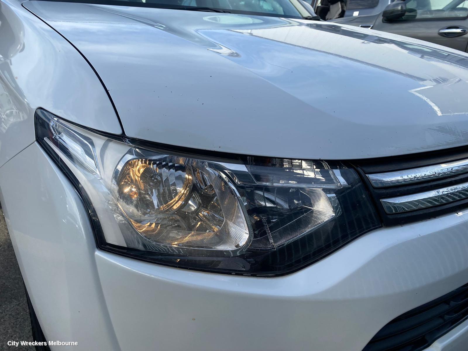 MITSUBISHI OUTLANDER LEFT GUARD, ZJ, SUIT W/ INDICATOR, 10/2012 - 02/2014