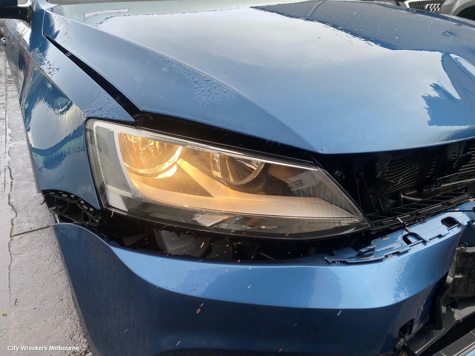 VOLKSWAGEN JETTA REVERSE CAMERA, REVERSE CAMERA (BOOTLID MOUNTED), W/ HANDLE TYPE, 1B, 02/2011 - 12/2017