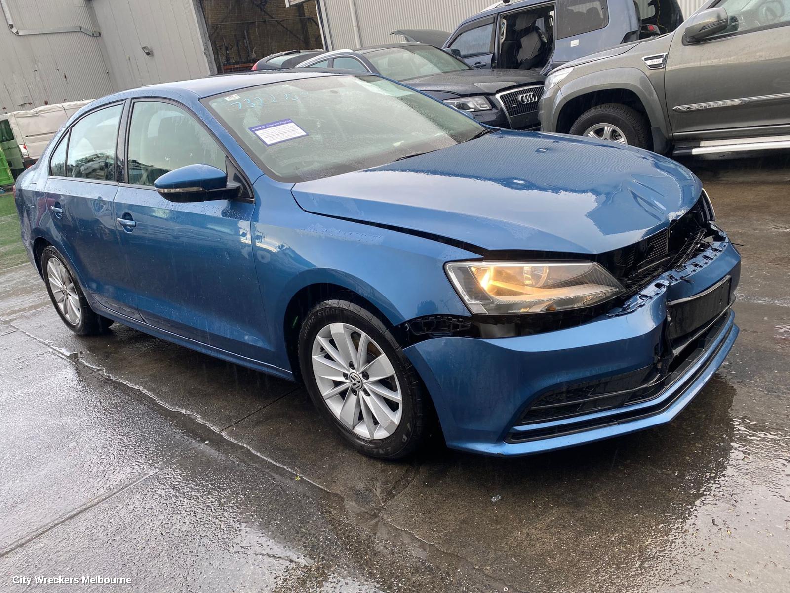 VOLKSWAGEN JETTA REVERSE CAMERA, REVERSE CAMERA (BOOTLID MOUNTED), W/ HANDLE TYPE, 1B, 02/2011 - 12/2017