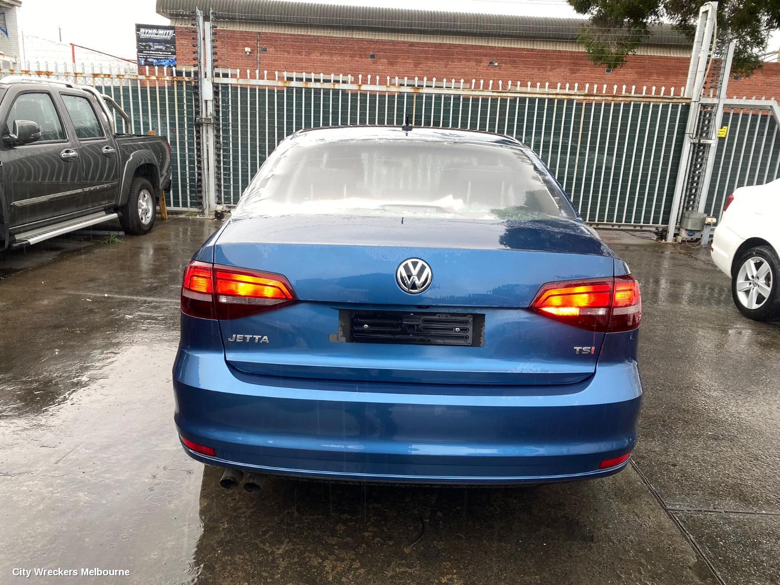 VOLKSWAGEN JETTA REVERSE CAMERA, REVERSE CAMERA (BOOTLID MOUNTED), W/ HANDLE TYPE, 1B, 02/2011 - 12/2017