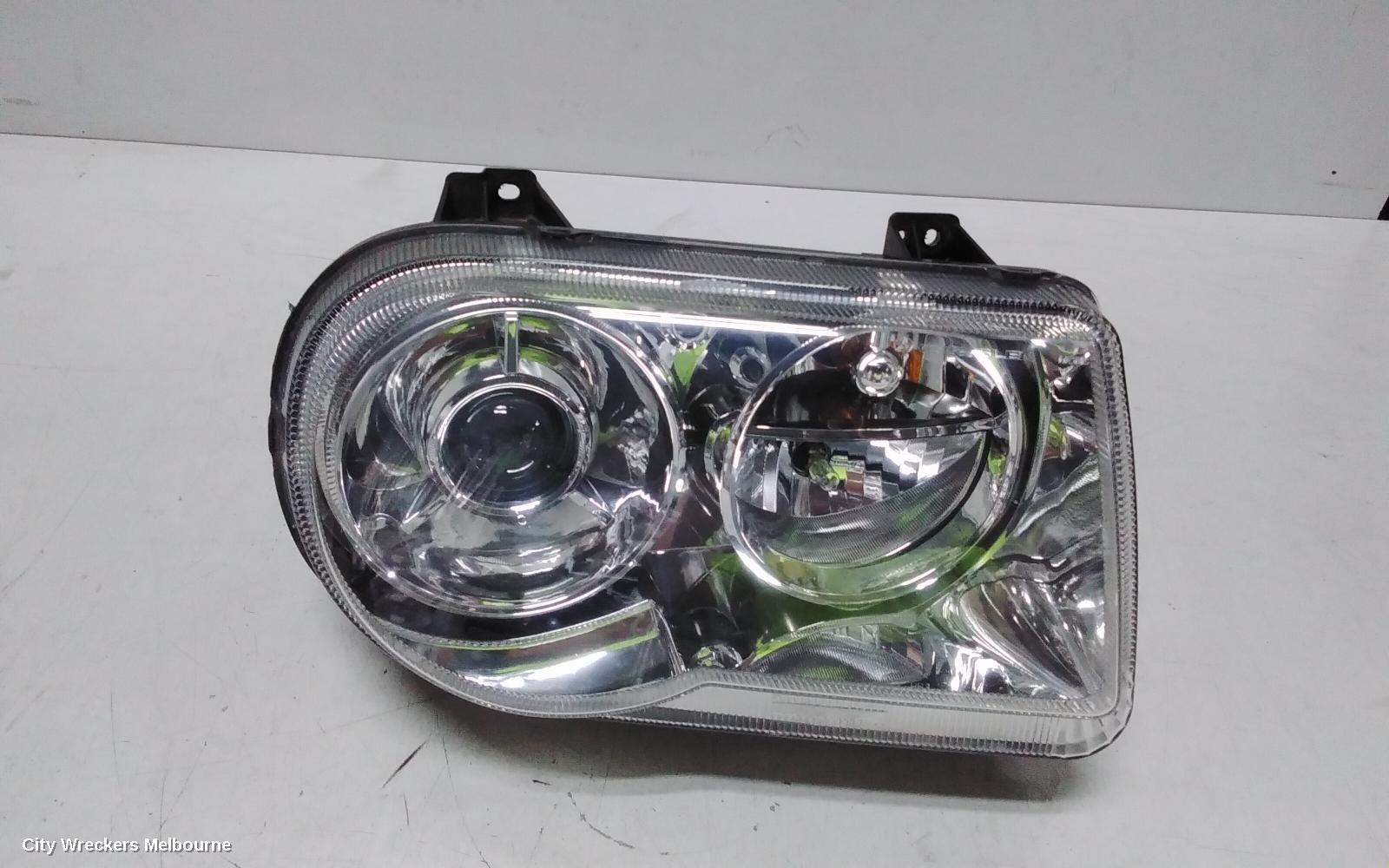 CHRYSLER 300C RIGHT HEADLAMP, XENON, 11/2005 - 12/2011
