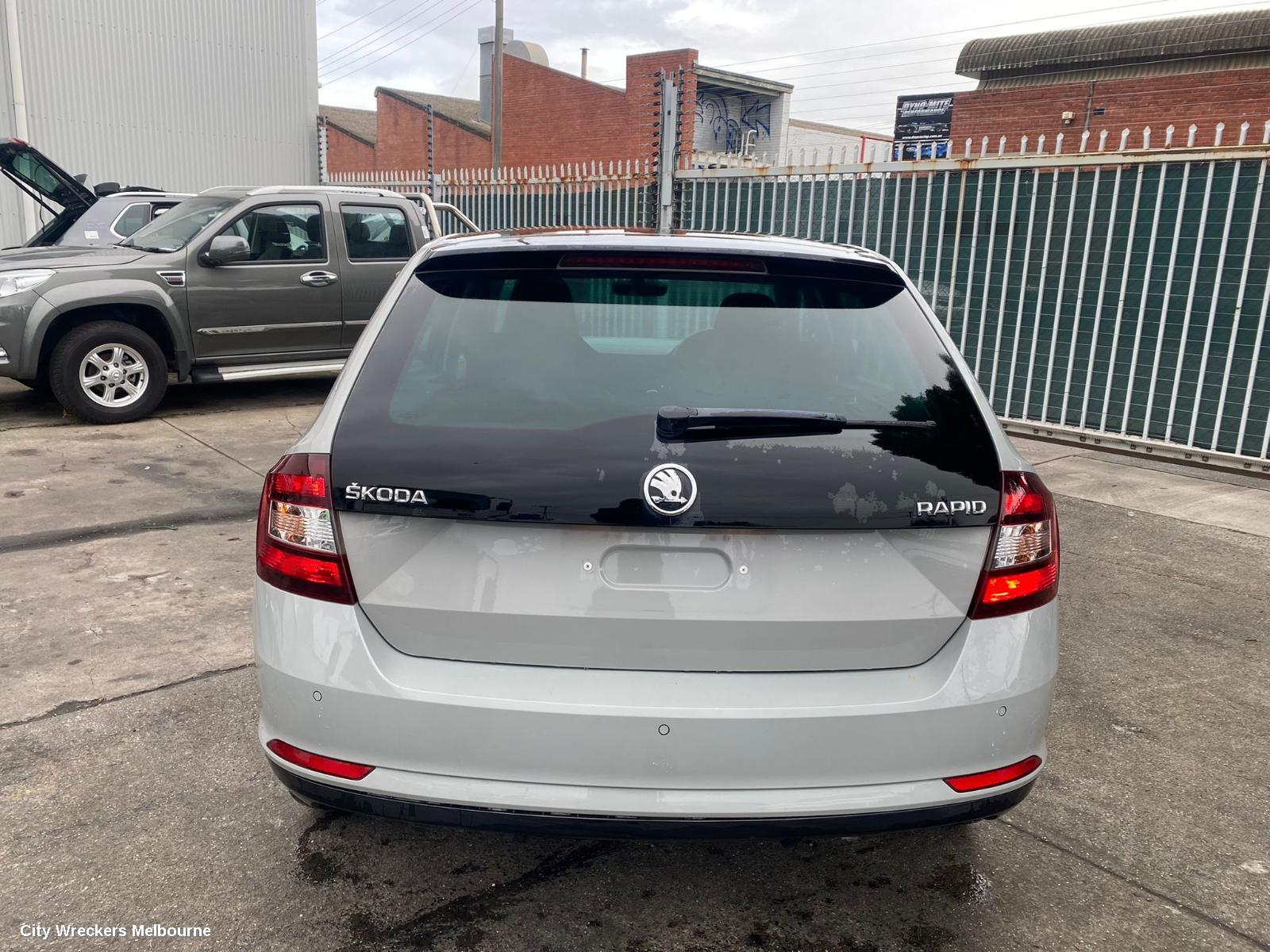 SKODA RAPID LEFT GUARD, NON GUARD FLASHE TYPE, NH, 05/2014 - 12/2020