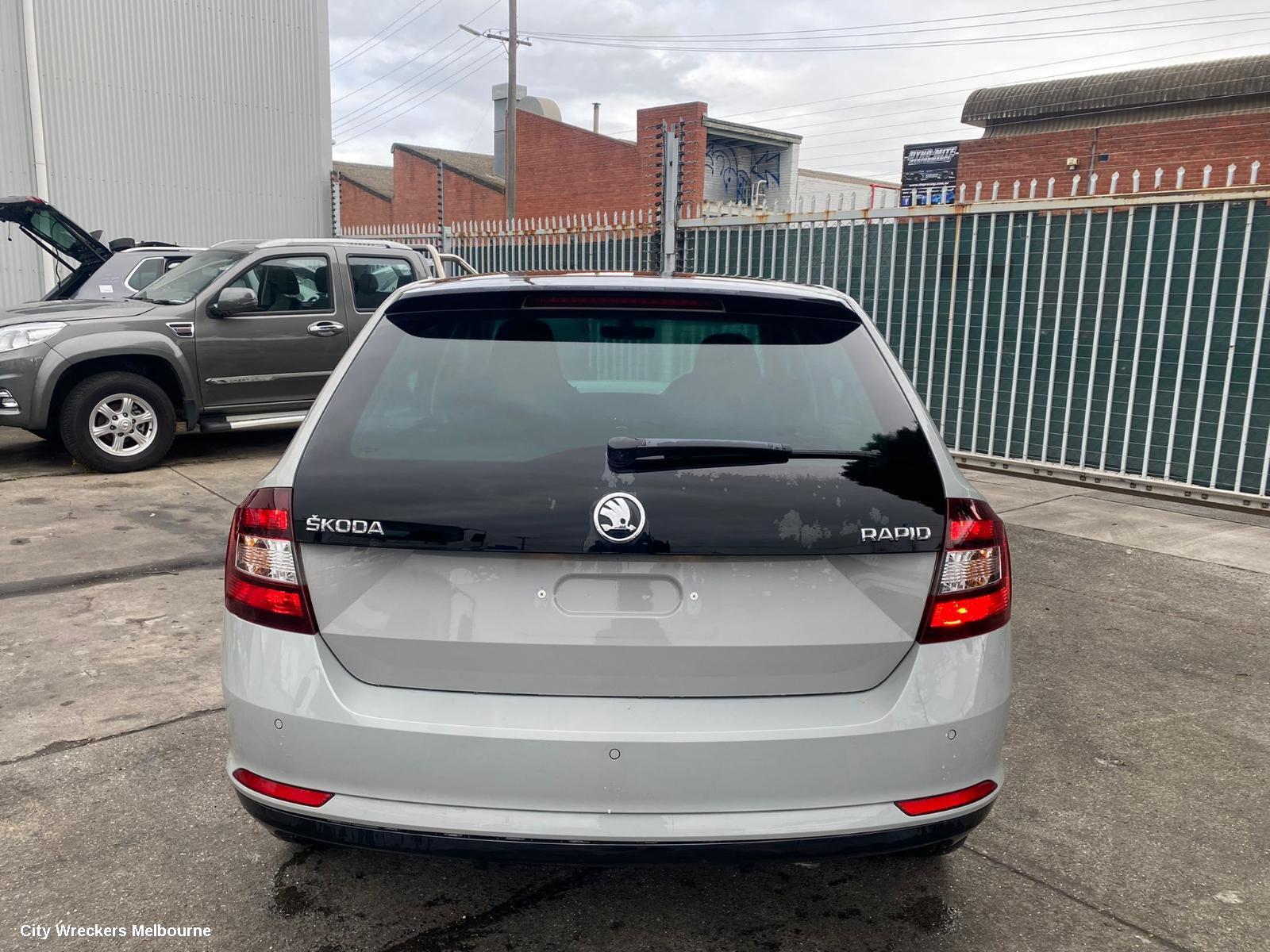 SKODA RAPID LEFT GUARD, NON GUARD FLASHE TYPE, NH, 05/2014 - 12/2020