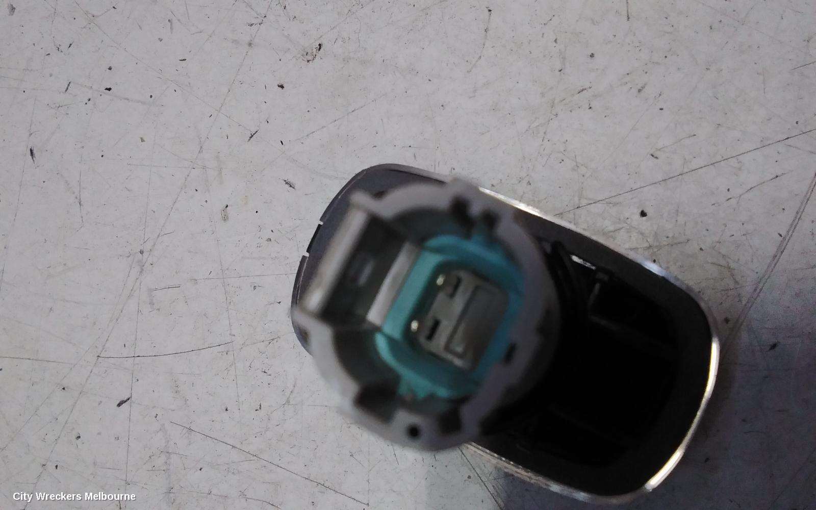 ISUZU DMAX LEFT INDICATOR/FOG/SIDE, BUMPER FOGLAMP, RG, 11/2023 ONWARDS