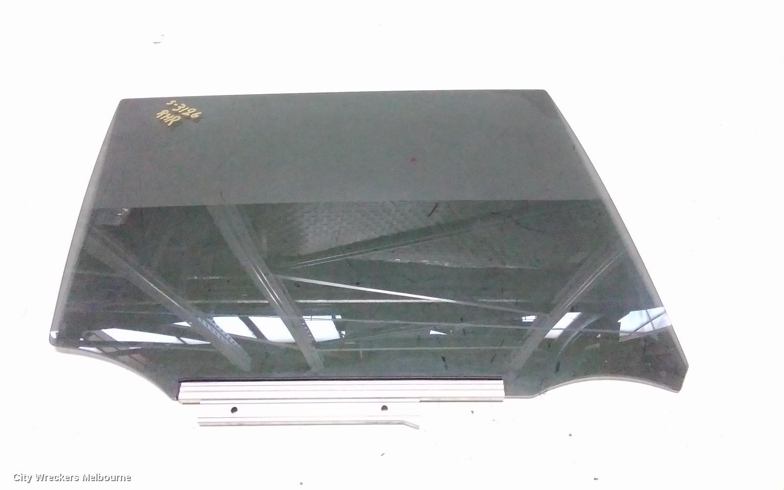 TOYOTA COROLLA CROSS RIGHT REAR DOOR WINDOW, XG10, 01/2022 ONWARDS