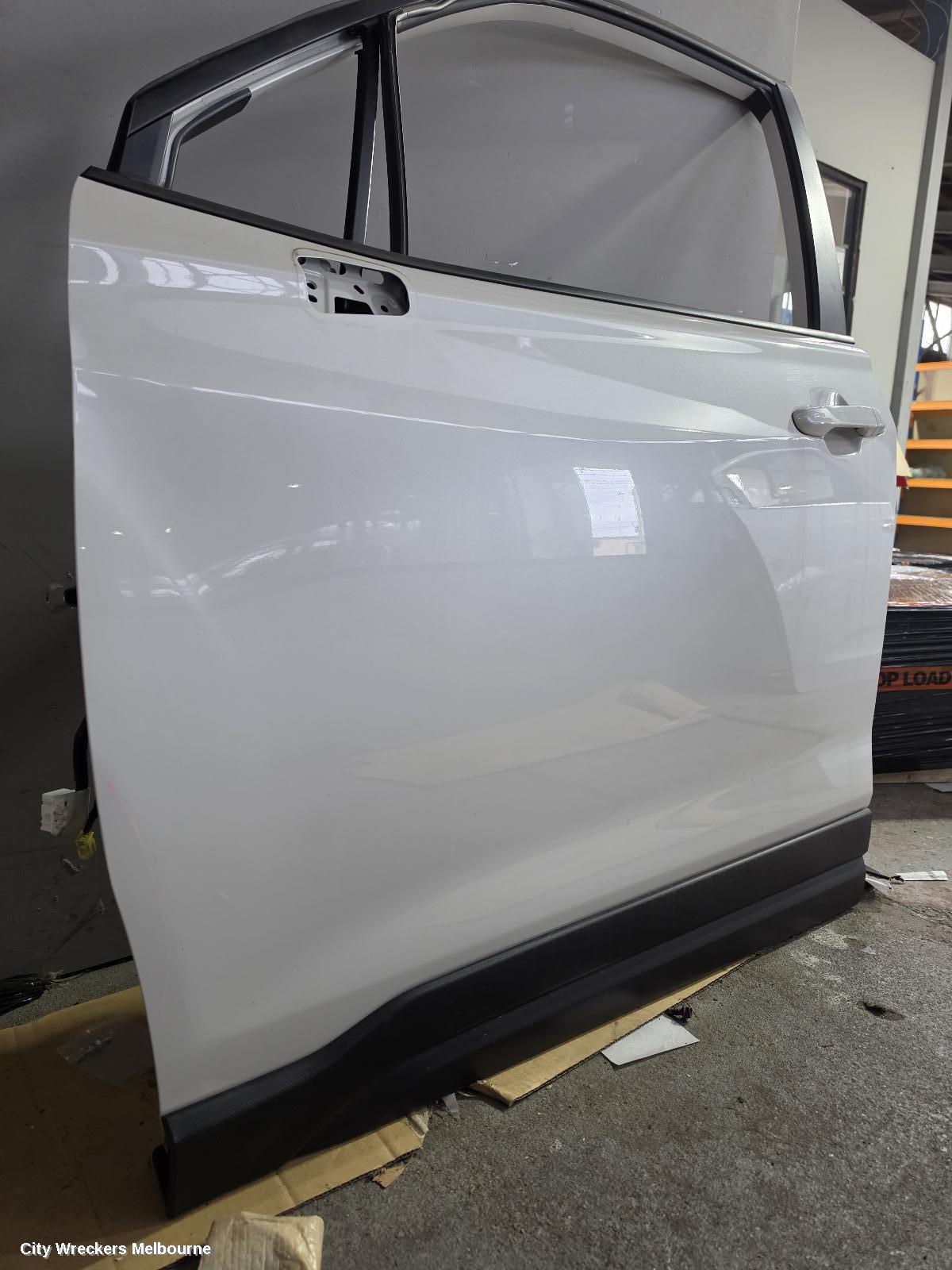 SUBARU FORESTER LEFT FRONT DOOR, SK, 08/2018 - 11/2024