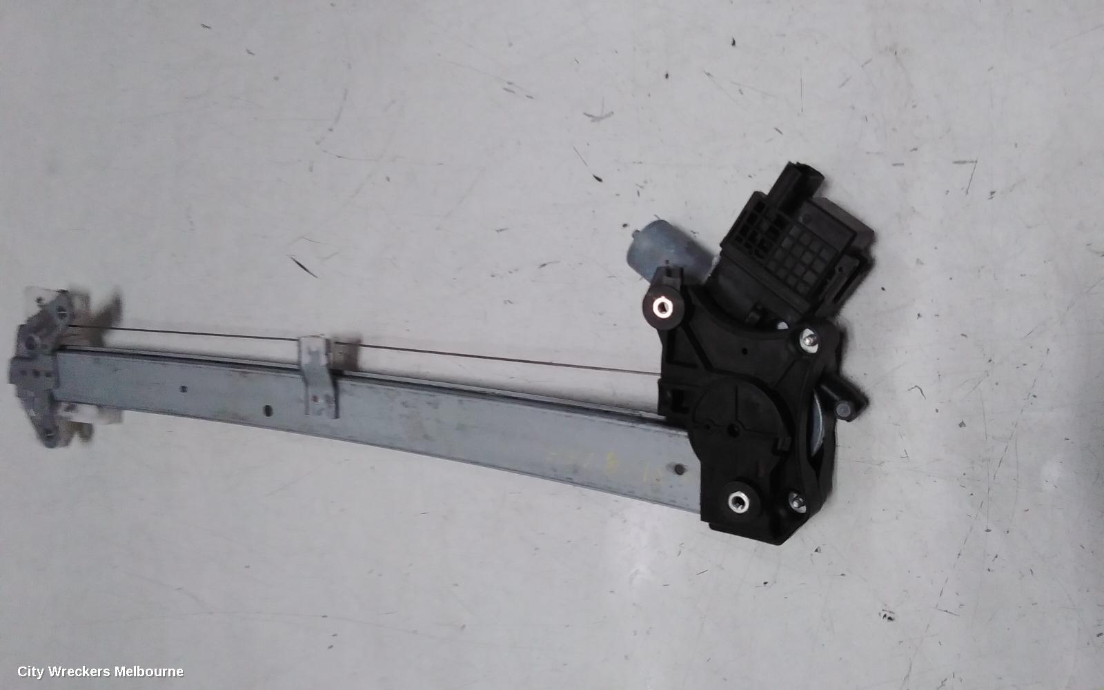 SUBARU FORESTER LEFT FRONT WINDOW REG/MOTOR, SK, 08/2018 - 11/2024