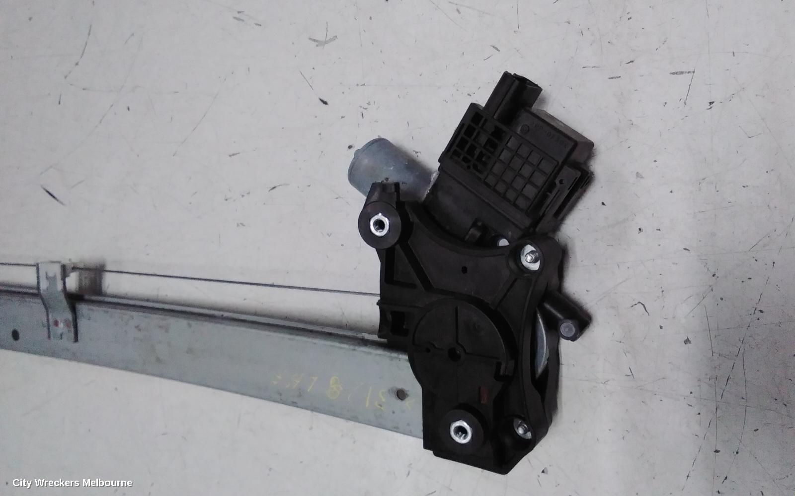 SUBARU FORESTER LEFT FRONT WINDOW REG/MOTOR, SK, 08/2018 - 11/2024