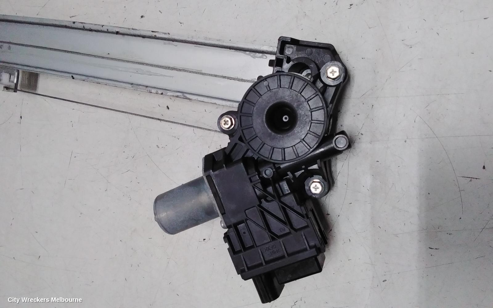 SUBARU FORESTER LEFT FRONT WINDOW REG/MOTOR, SK, 08/2018 - 11/2024