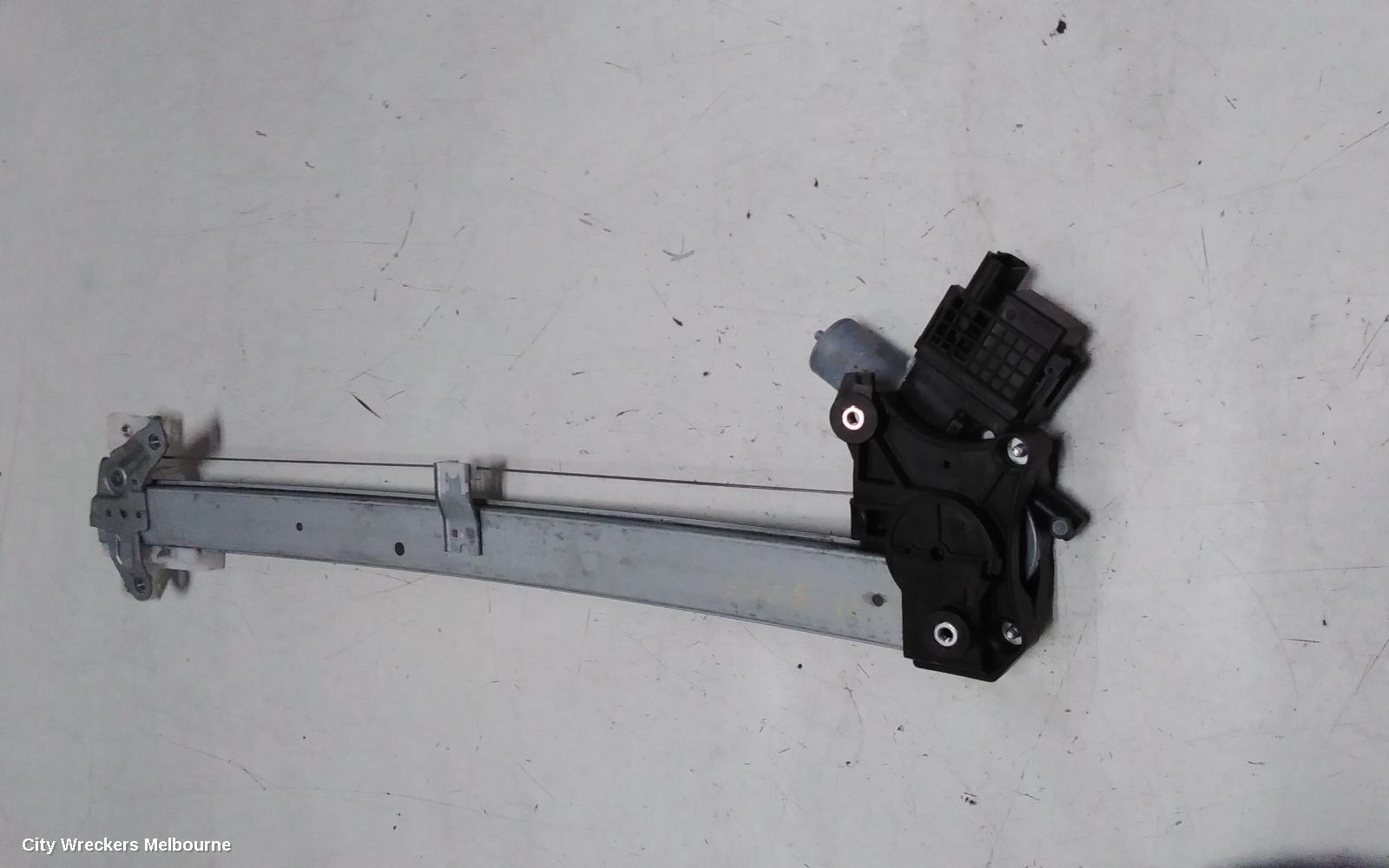 SUBARU FORESTER LEFT FRONT WINDOW REG/MOTOR, SK, 08/2018 - 11/2024
