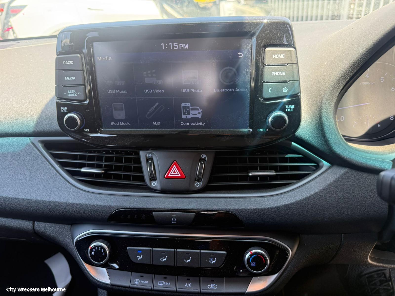 HYUNDAI I30 RADIO/CD/DVD/SAT/TV, HEAD UNIT, W/ DISPLAY UNIT, 8IN TOUCHSCREEN, NON SAT NAV/STANDARD AUDIO TYPE, PD, HATCH (S. KOREA VIN KMHH), 03/2017 - 07/2020