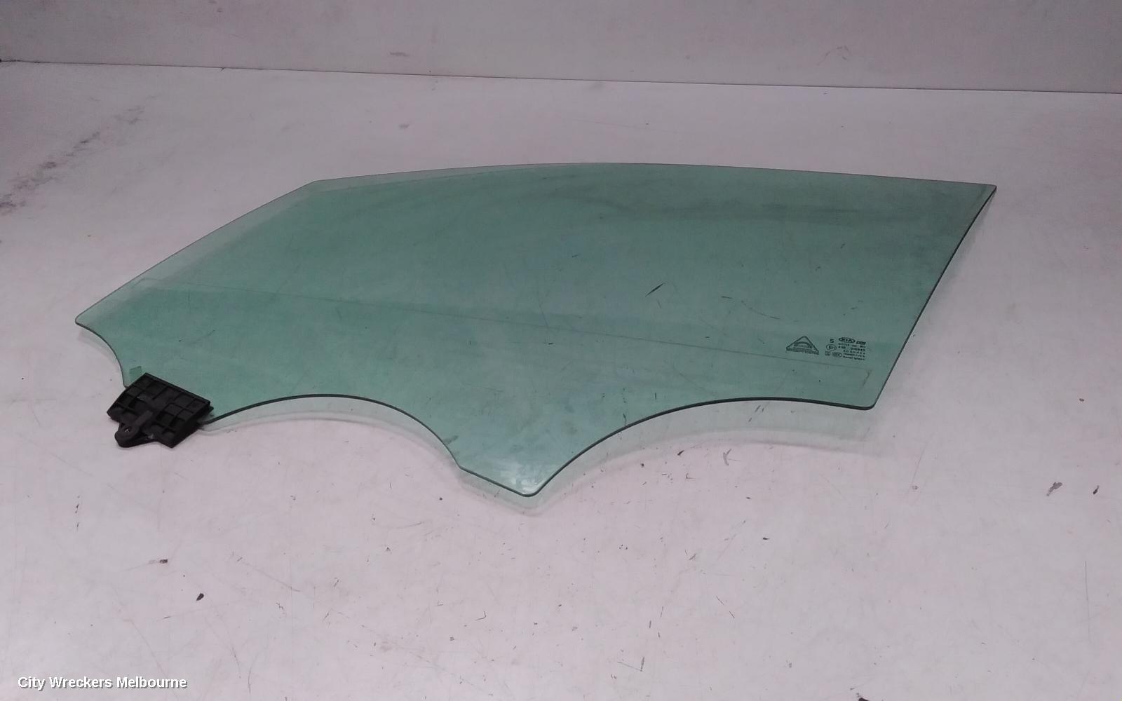 KIA SORENTO LEFT FRONT DOOR WINDOW, MQ4, GREEN TINT TYPE, 02/2020 ONWARDS