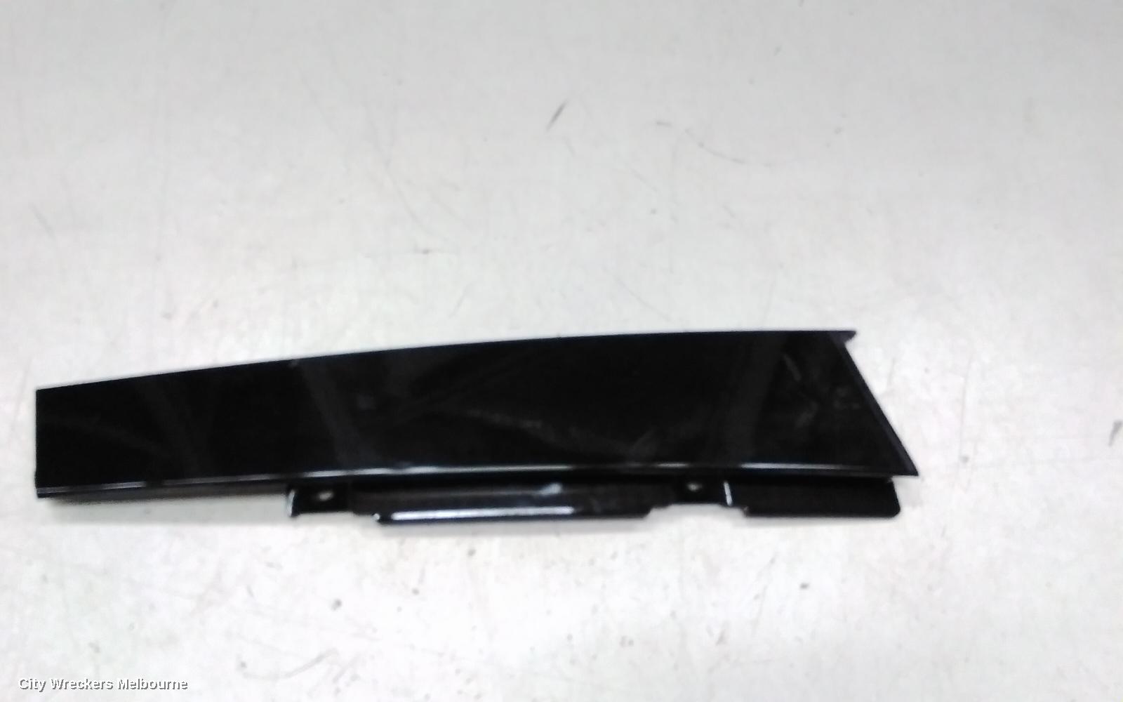 KIA SORENTO DOOR MOULD, UPPER BLACK MOULD: 139647, LH FRONT, MQ4, 02/2020 ONWARDS