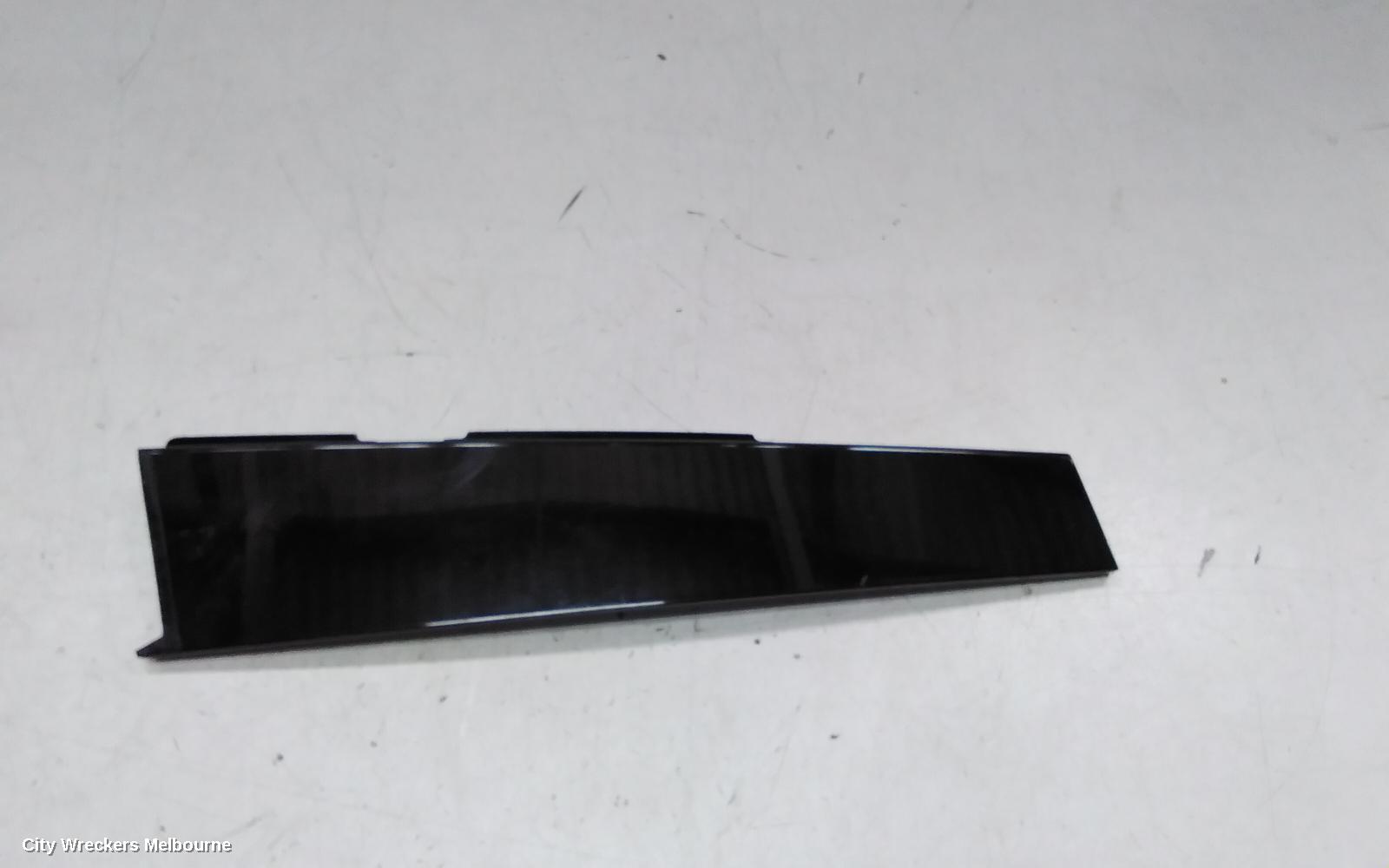 KIA SORENTO DOOR MOULD, UPPER BLACK MOULD: 139647, LH FRONT, MQ4, 02/2020 ONWARDS