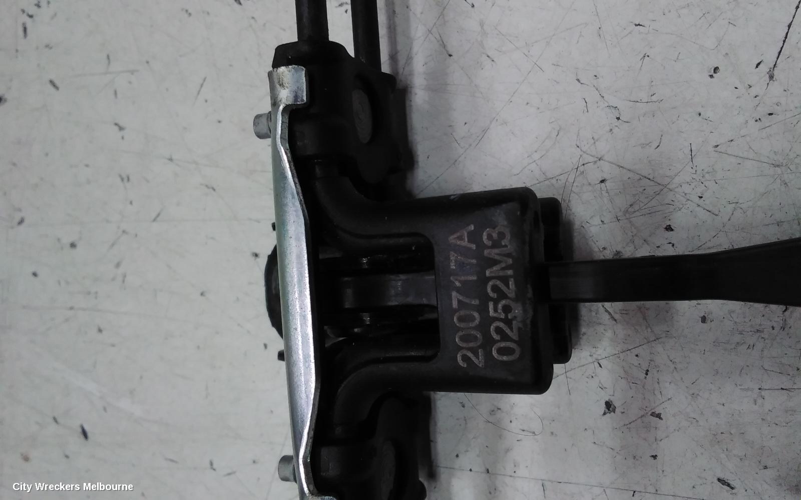KIA SORENTO DOOR HINGE/RUNNER, CHECK STRAP, LH FRONT, MQ4, 02/2020 ONWARDS