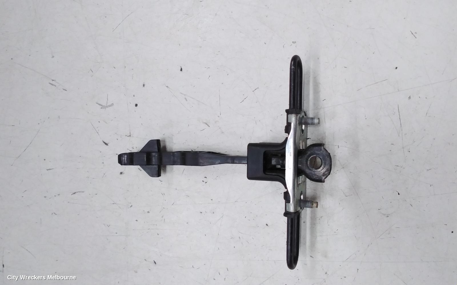 KIA SORENTO DOOR HINGE/RUNNER, CHECK STRAP, LH FRONT, MQ4, 02/2020 ONWARDS
