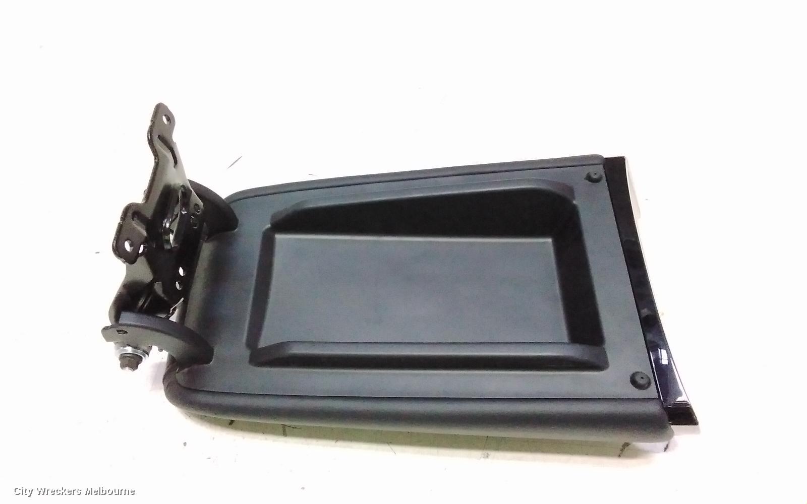 MG MG5 CONSOLE, AP32, 01/2023 ONWARDS