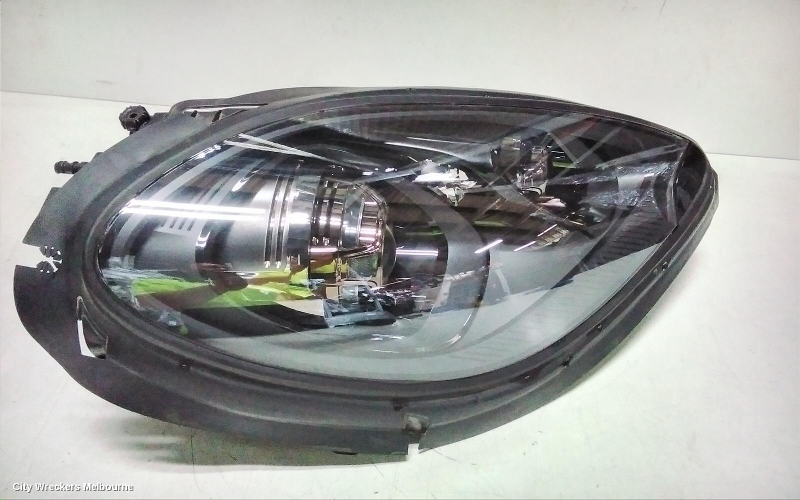 PORSCHE MACAN RIGHT HEADLAMP, 95B, W/ BI-XENON, ADAPTIVE TYPE, 06/2014 - 07/2018