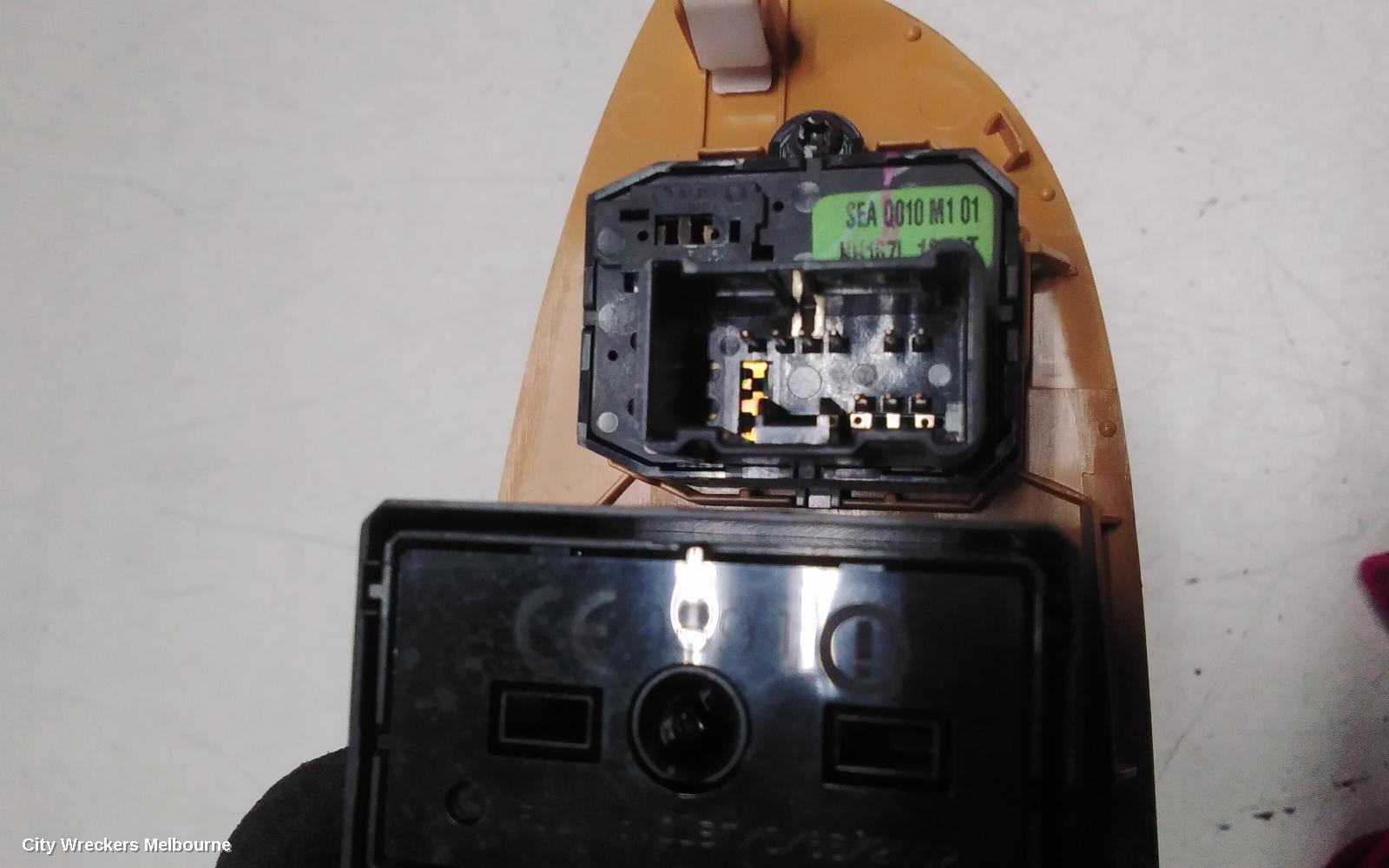 HONDA ACCORD PWR DR WIND SWITCH, RH FRONT (MASTER SWITCH), 7TH GEN, CL/EURO (VIN JHMCL), 06/2003 - 03/2008