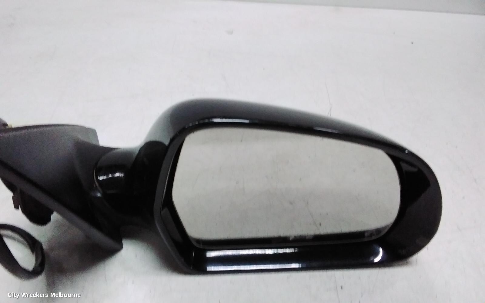 AUDI A4 RIGHT DOOR MIRROR, B8 8K, A4, MANUAL FOLD, NO LANE CHANGE ASSIST TYPE, 1 PLUG (6 WIRE), 02/2008 - 05/2009