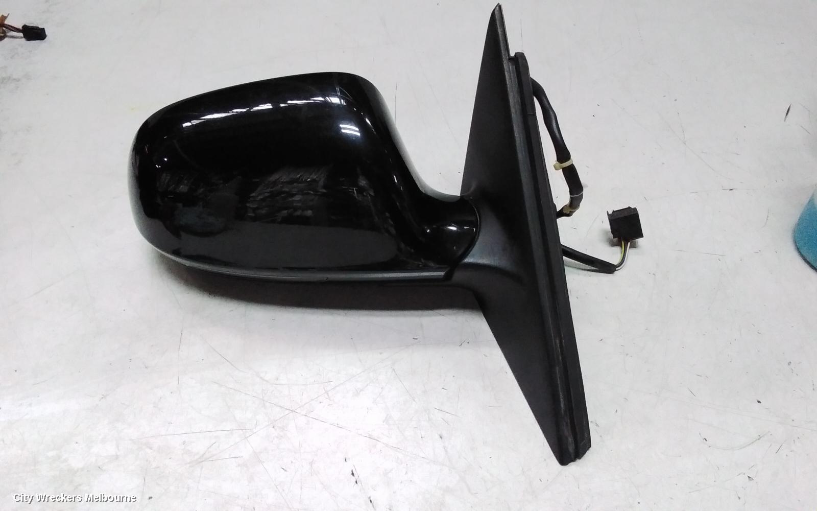 AUDI A4 RIGHT DOOR MIRROR, B8 8K, A4, MANUAL FOLD, NO LANE CHANGE ASSIST TYPE, 1 PLUG (6 WIRE), 02/2008 - 05/2009