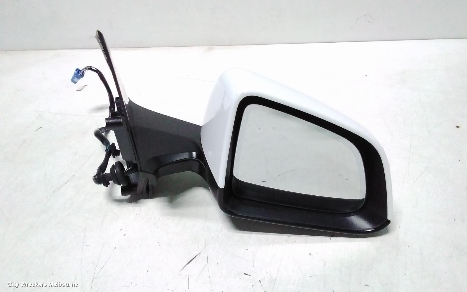 TESLA MODEL Y RIGHT DOOR MIRROR, 1ST GEN, POWER FOLD, 03/2022 ONWARDS