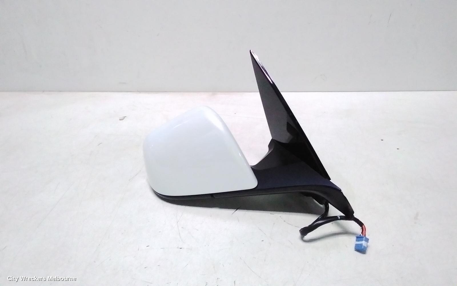 TESLA MODEL Y RIGHT DOOR MIRROR, 1ST GEN, POWER FOLD, 03/2022 ONWARDS