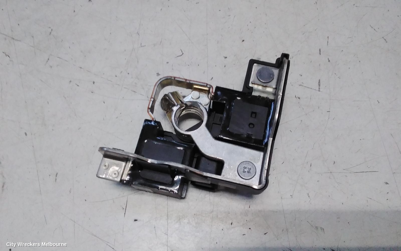 MERCEDES GLA CLASS BATTERY TERMINAL, X156, POSITIVE TERMINAL, ***USE FUSE BOX PART TYPE***, 04/2014 - 01/2020