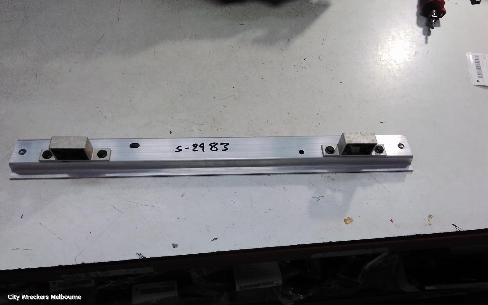 TESLA MODEL Y, 1ST GEN, 03/2022 ONWARDS, UPPER RADIATOR BRACKET: 139930