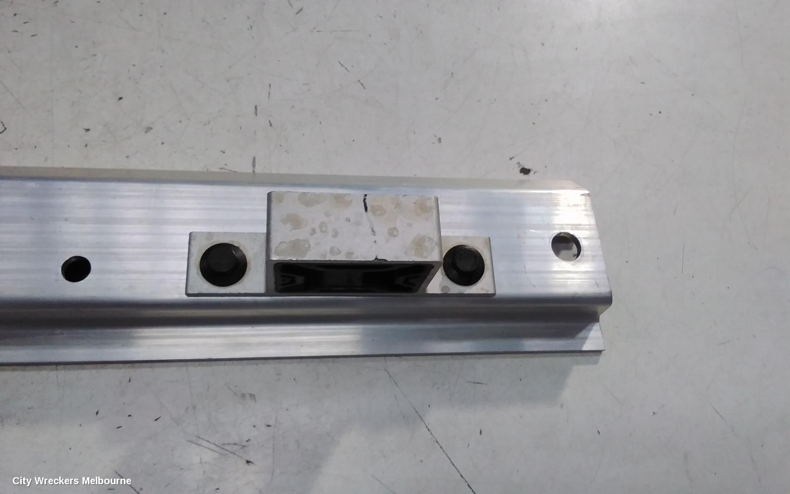 TESLA MODEL Y, 1ST GEN, 03/2022 ONWARDS, UPPER RADIATOR BRACKET: 139930