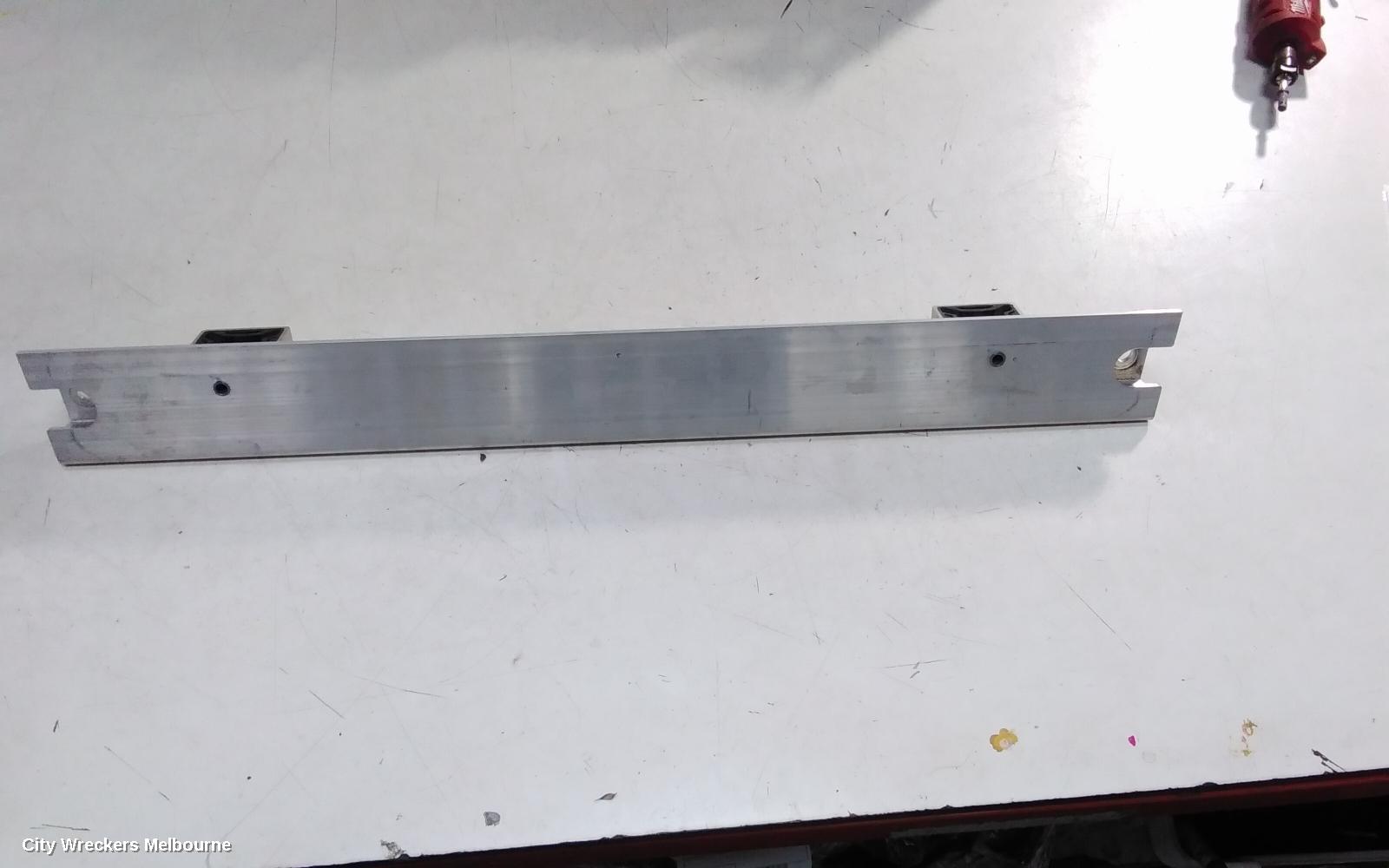 TESLA MODEL Y, 1ST GEN, 03/2022 ONWARDS, UPPER RADIATOR BRACKET: 139930