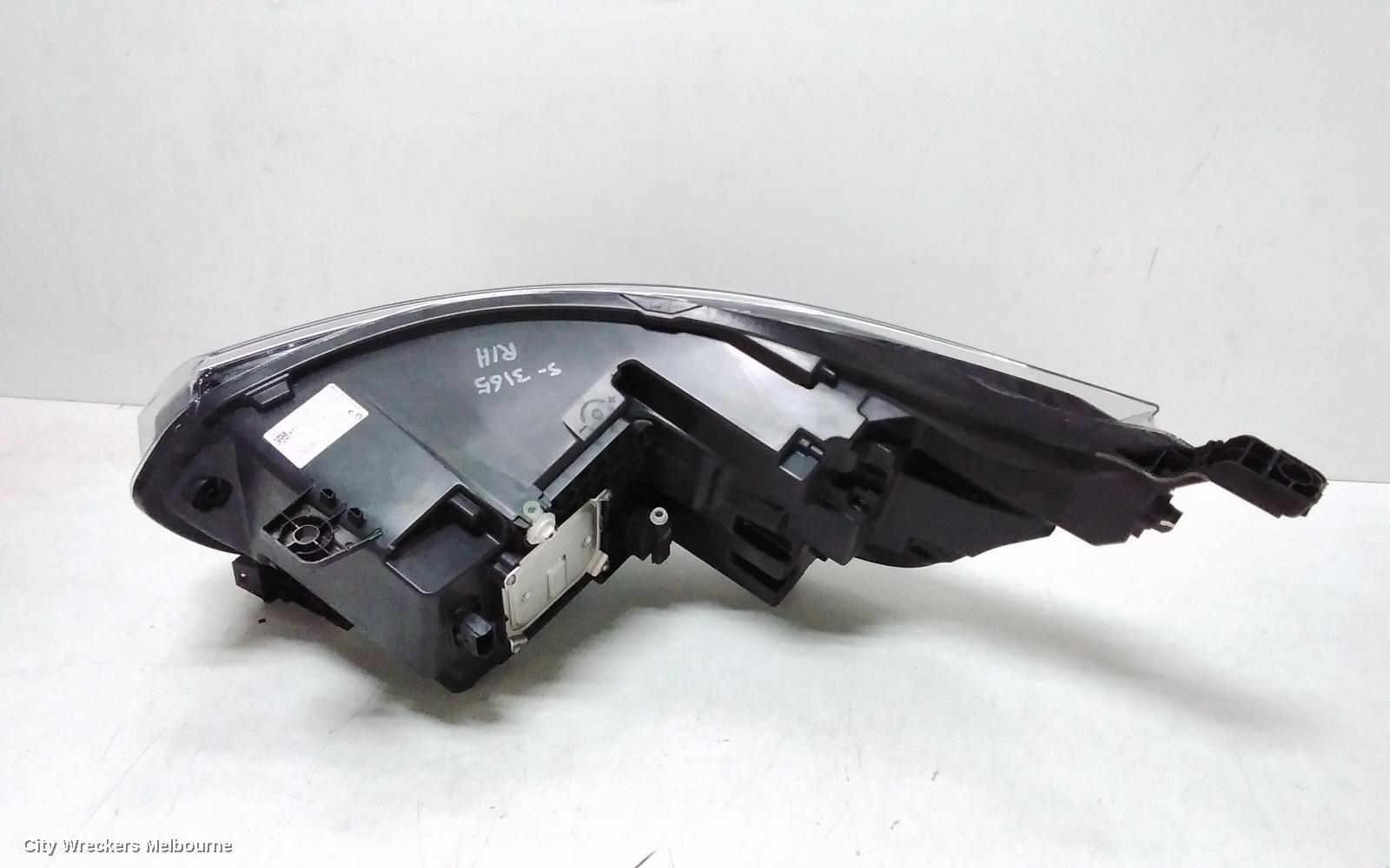 RENAULT TRAFIC RIGHT HEADLAMP, X82, W/ LED, ADAPTIVE TYPE, 01/2022 ONWARDS