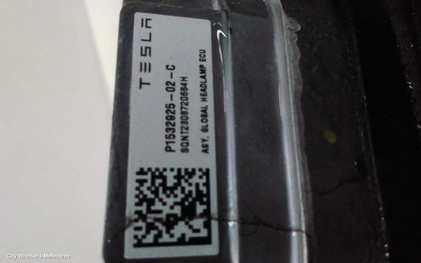 TESLA MODEL Y RIGHT HEADLAMP, 1ST GEN, LED TYPE, 03/2022 ONWARDS
