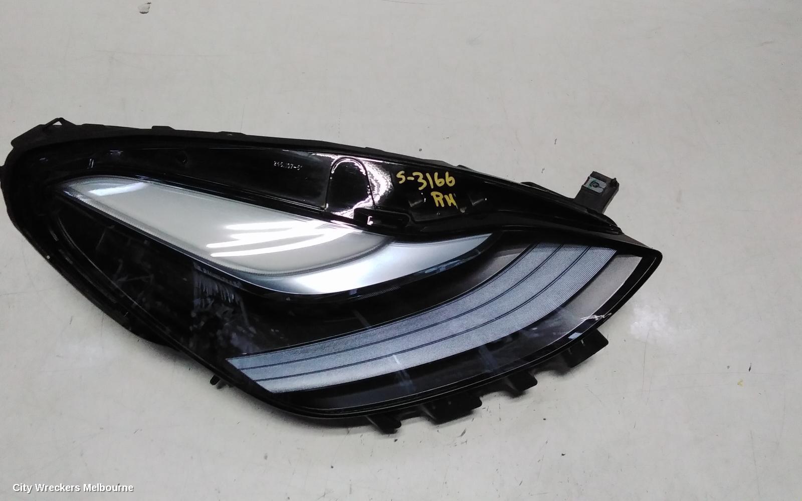 TESLA MODEL Y RIGHT HEADLAMP, 1ST GEN, LED TYPE, 03/2022 ONWARDS