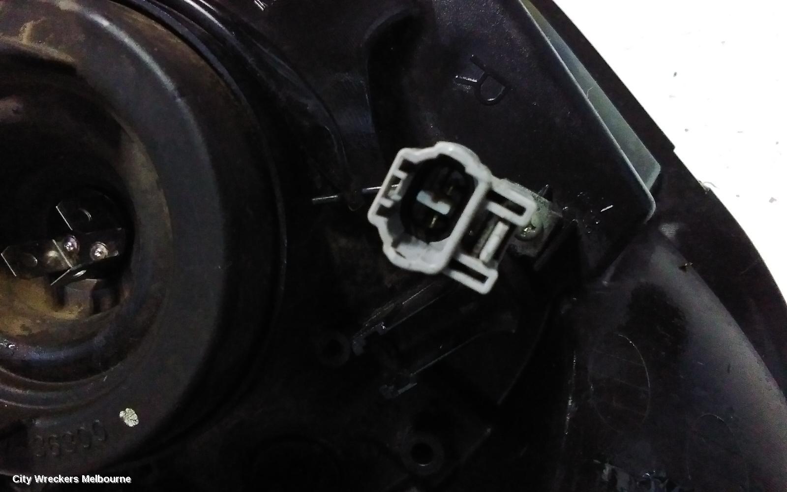 SUZUKI SWIFT RIGHT HEADLAMP, RS415, MAN BEAM ADJUSTMENT, BLACK INSERT TYPE, 09/2004 - 02/2011