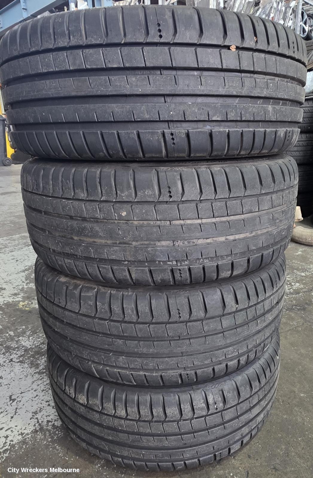 VOLKSWAGEN GOLF WHEEL MAG, FACTORY, 18X7.5IN, BERGAMO, 5 Y SPOKE, BI-COLOUR, GEN 8, 09/2020 - 06/2024