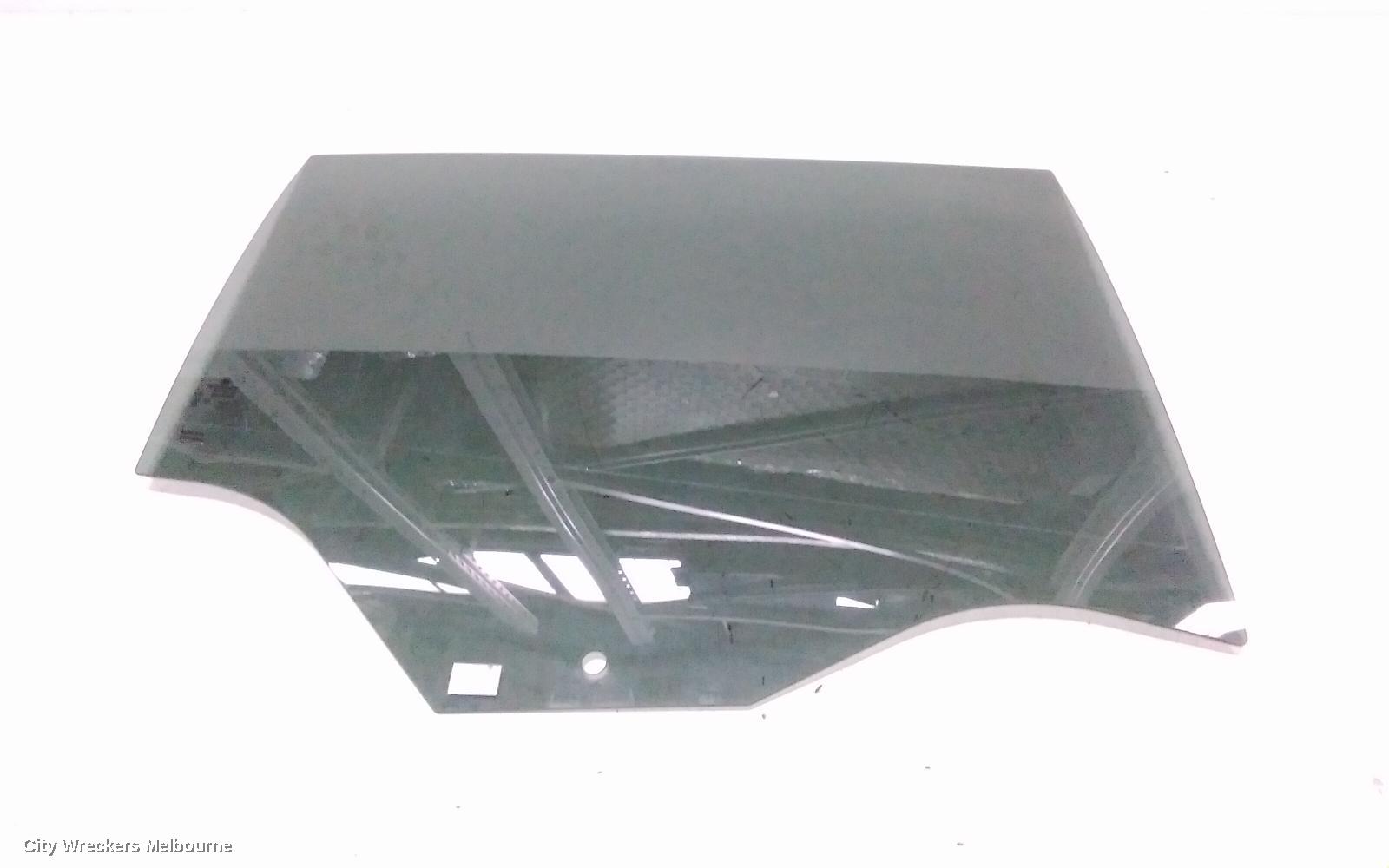 VOLKSWAGEN GOLF RIGHT REAR DOOR WINDOW, GEN 8, 09/2020 ONWARDS