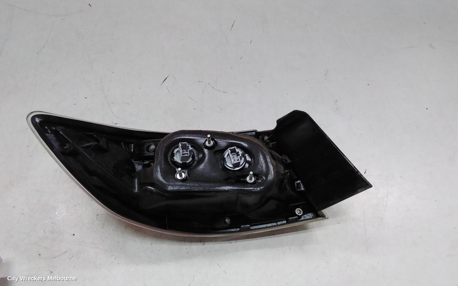 MAZDA 3 RIGHT TAILLIGHT, BL, HATCH, STANDARD TYPE, 04/2009 - 10/2013