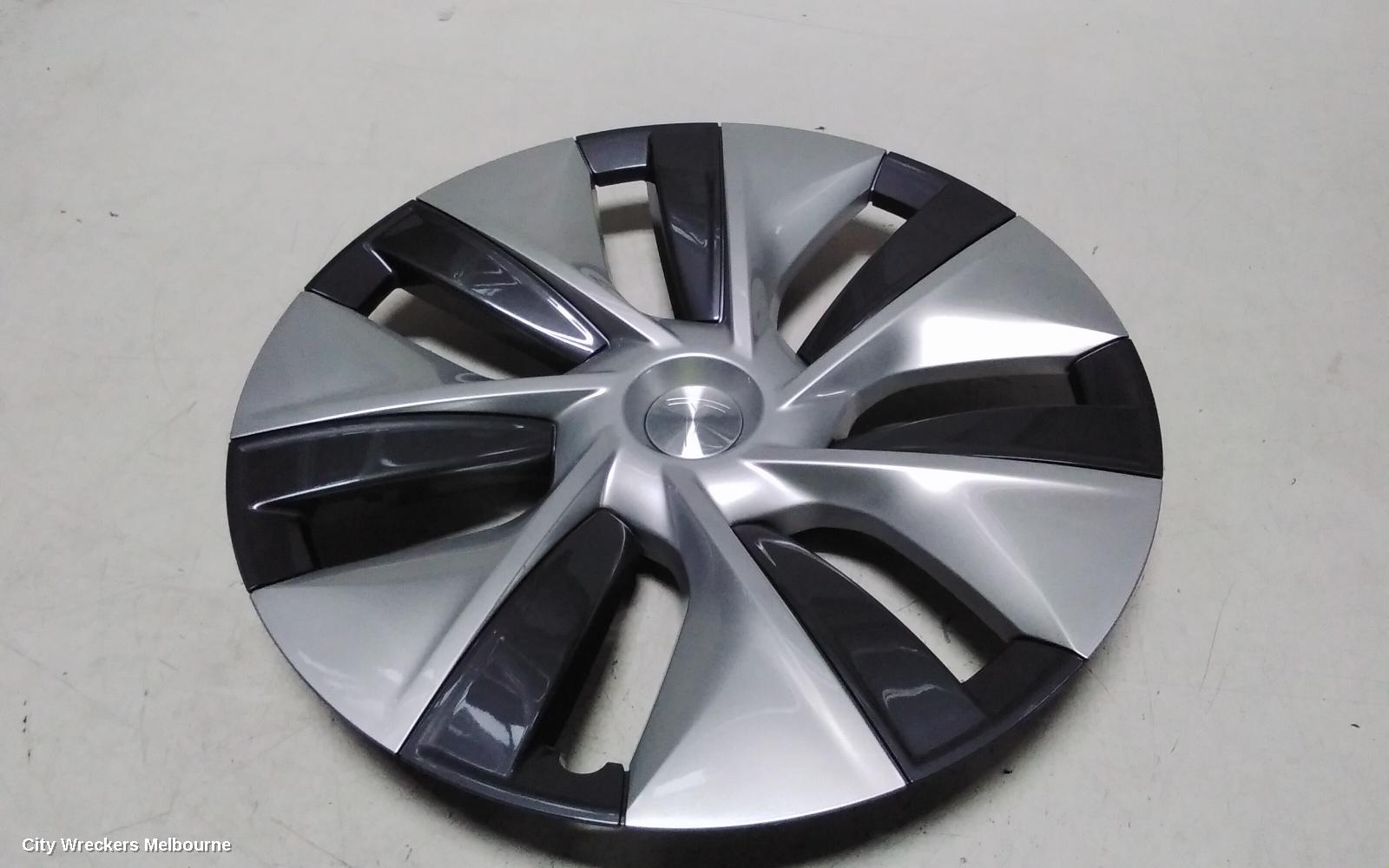 TESLA MODEL Y WHEEL COVER/HUB CAP, 1ST GEN, FACTORY, 19IN, GEMINI, 7 SPOKE, 03/2022 ONWARDS