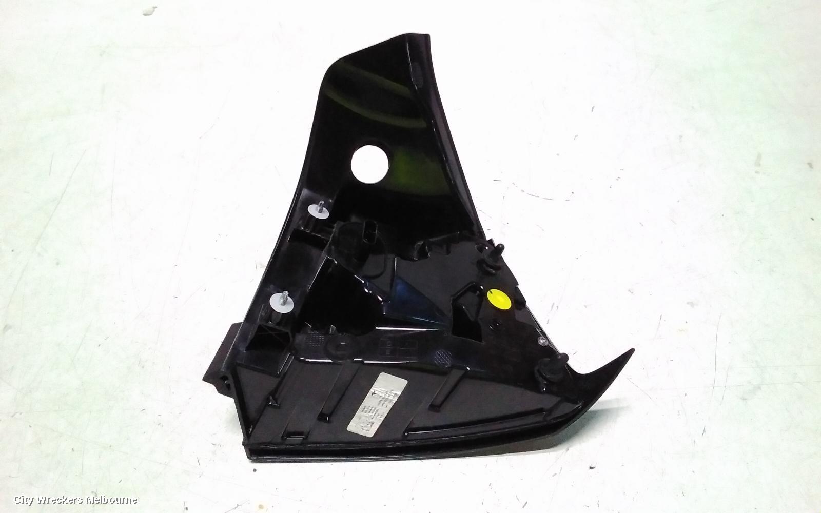 TESLA MODEL Y LEFT TAILLIGHT, 1ST GEN, IN BODY, 03/2022 ONWARDS