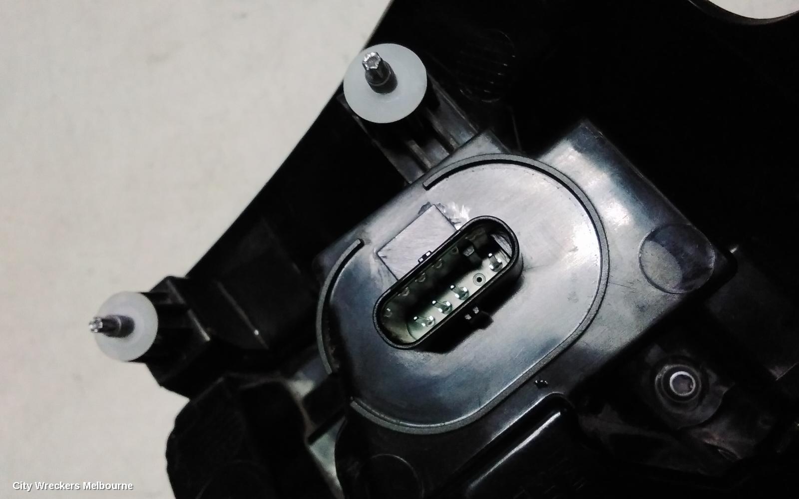 TESLA MODEL Y LEFT TAILLIGHT, 1ST GEN, IN BODY, 03/2022 ONWARDS
