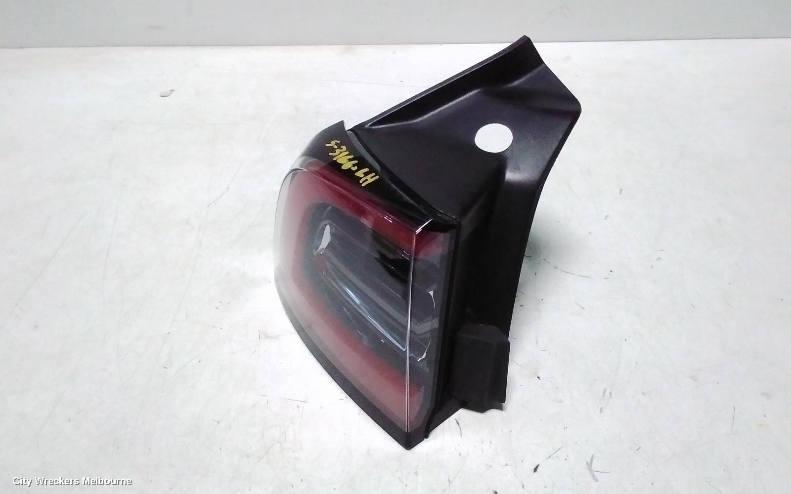 TESLA MODEL Y LEFT TAILLIGHT, 1ST GEN, IN BODY, 03/2022 ONWARDS