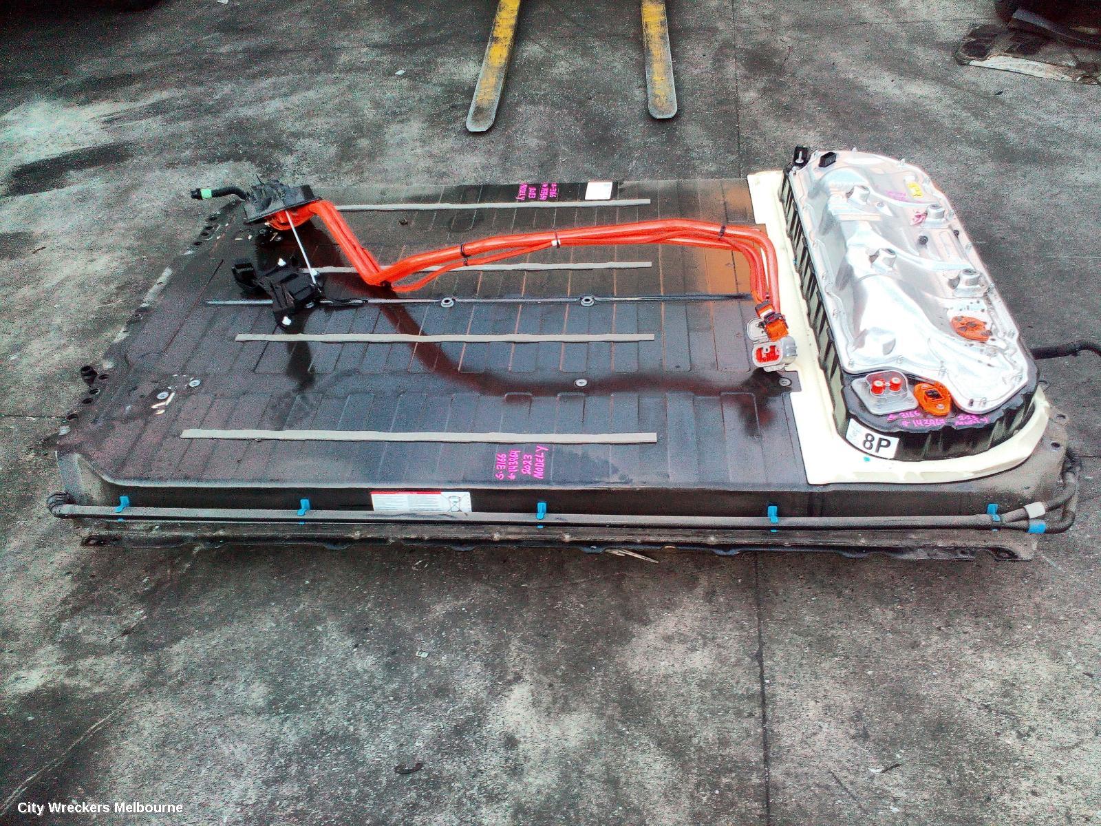TESLA MODEL Y BATTERY, 1ST GEN, 16V VOLT BATTERY, 03/2022 ONWARDS