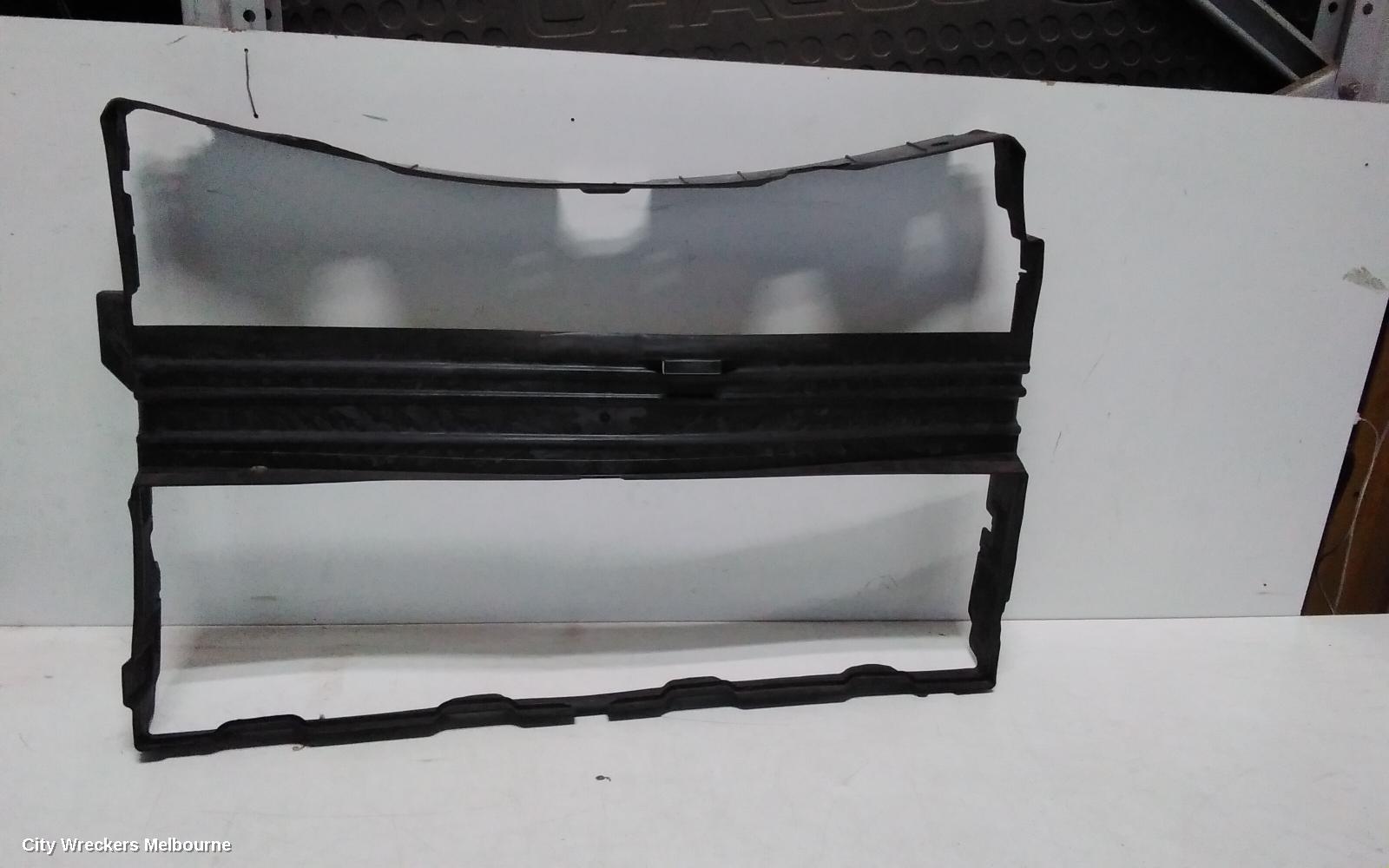 LAND ROVER DISCOVERY SPORT, L550, 01/2015 ONWARDS, PLASTIC AROUN RADIATO: 140231