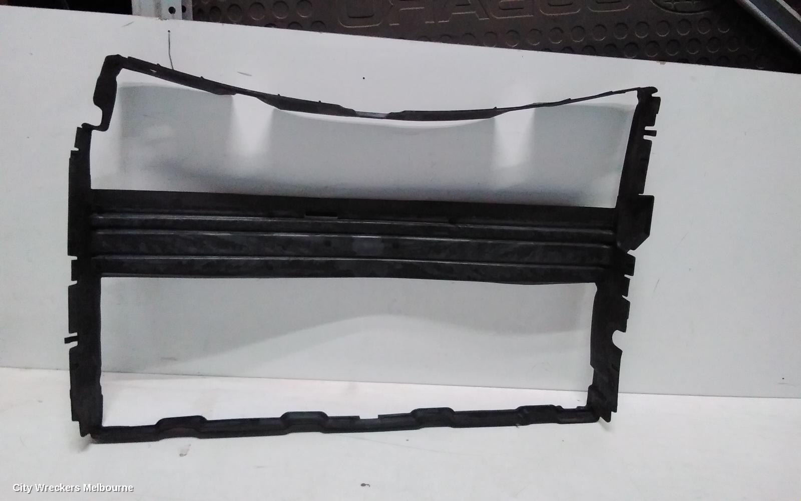 LAND ROVER DISCOVERY SPORT, L550, 01/2015 ONWARDS, PLASTIC AROUN RADIATO: 140231