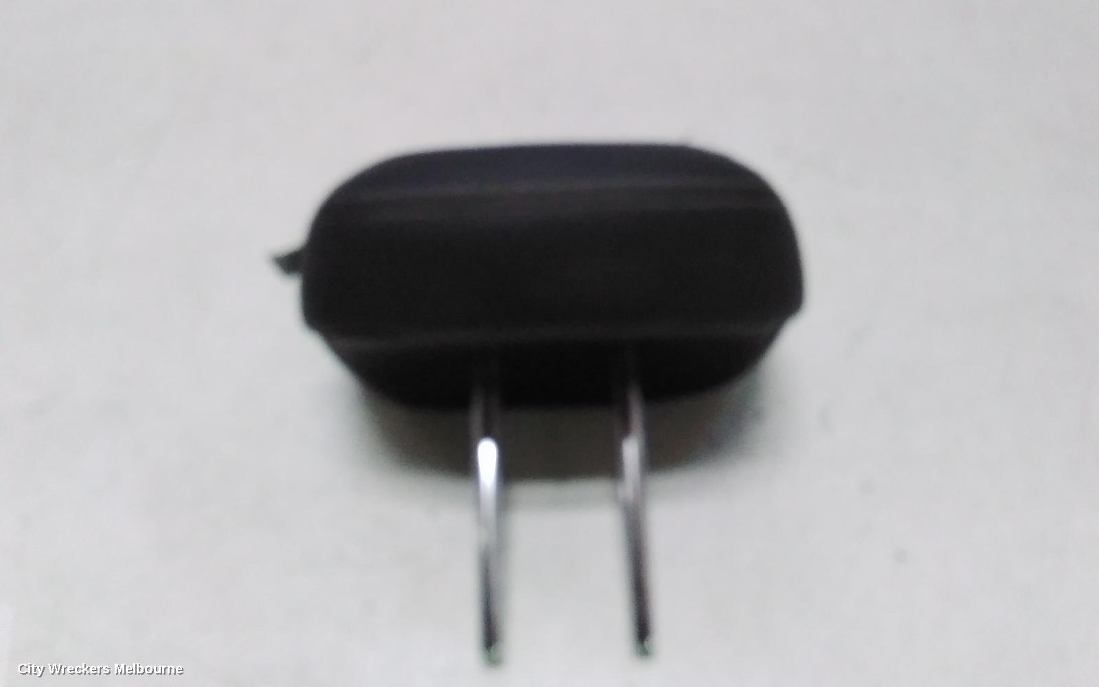 RENAULT KALEOS HEADREST, XZG, 05/2016 ONWARDS