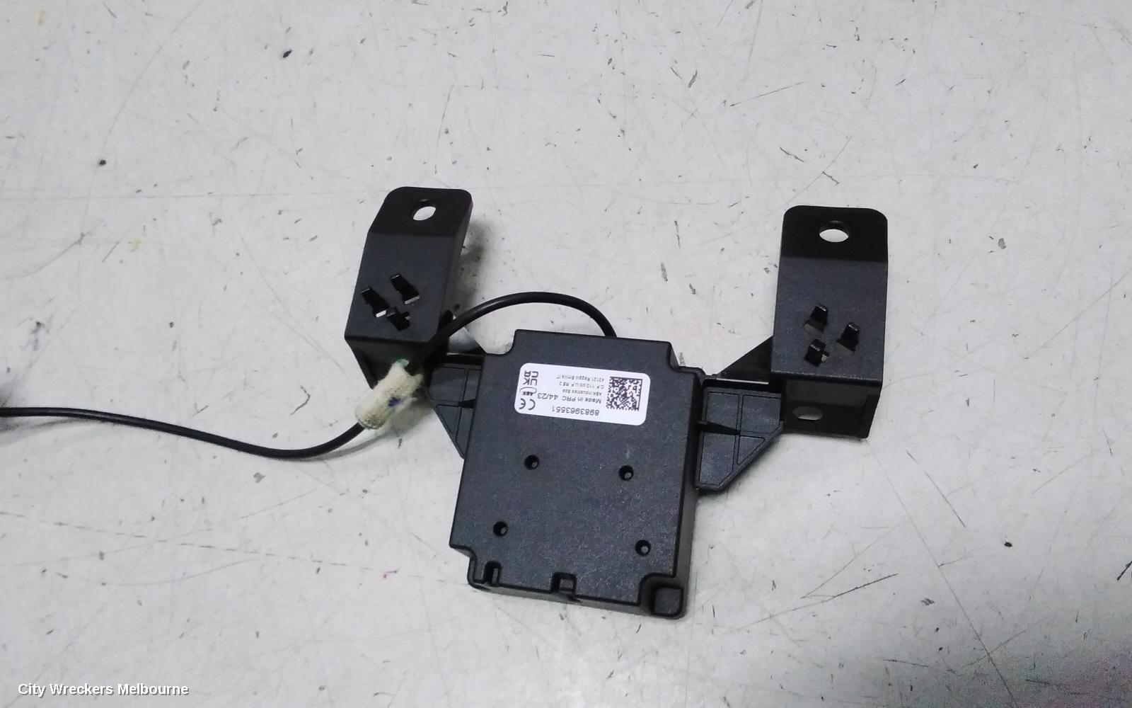 ISUZU DMAX RADIO/CD/DVD/SAT/TV, DISPLAY UNIT, 8IN TOUCHSCREEN, RG, 11/2023 ONWARDS